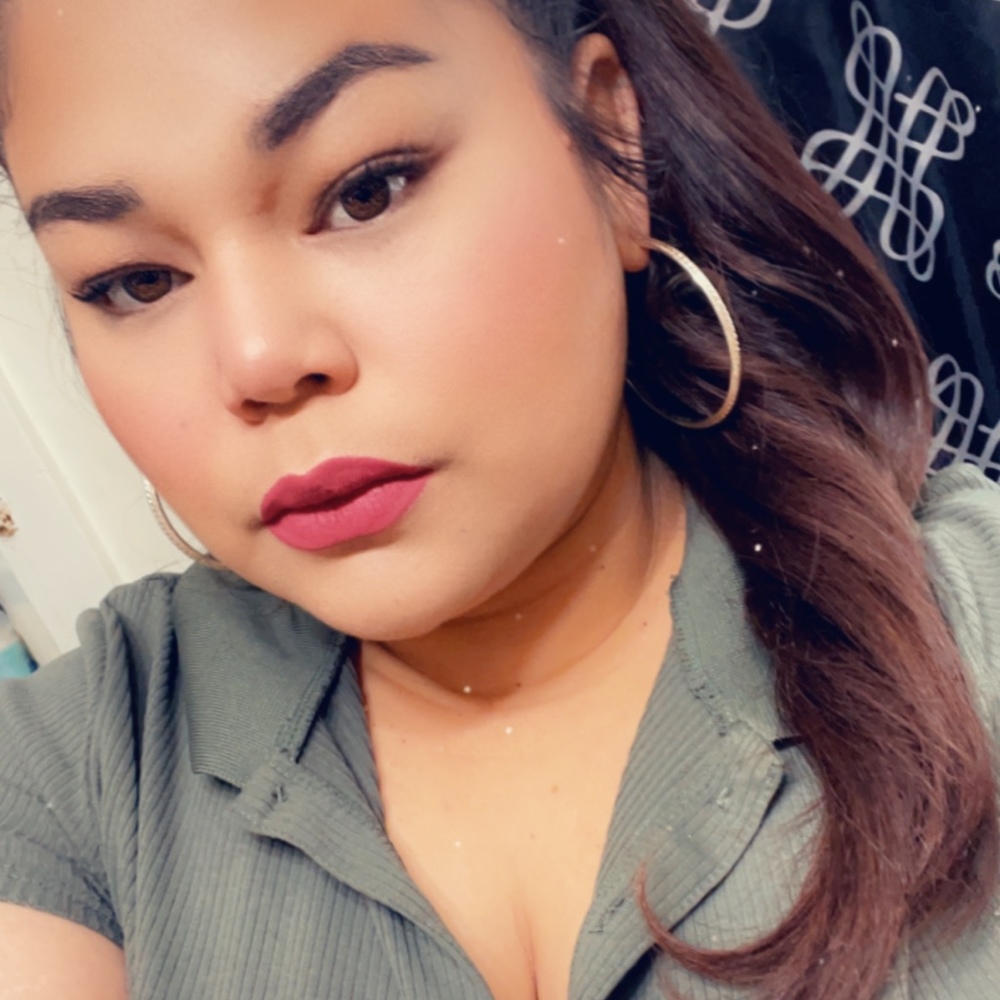Meet your Posher, Mirella